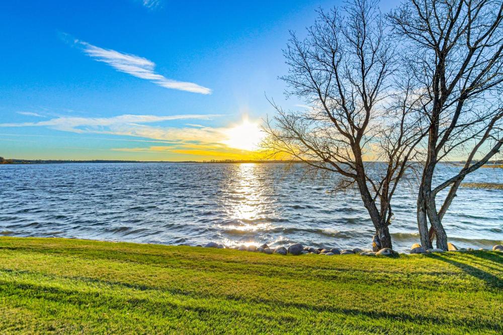 Lakefront Gem Grills and Fire Pit in Dent